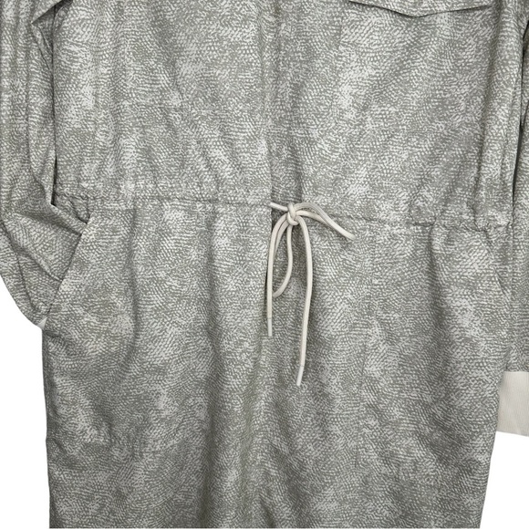 Athleta Zuma Printed Long Sleeve Casual Dress Size M Lightweight and Airy - Picture 8 of 8